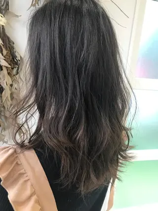 ロング カラー 入江 志穂のヘアスタイル