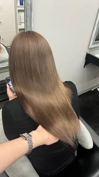 ロング BALE所属・祥華(さちか)／透 明感カラー／髪質改善のヘアスタイル