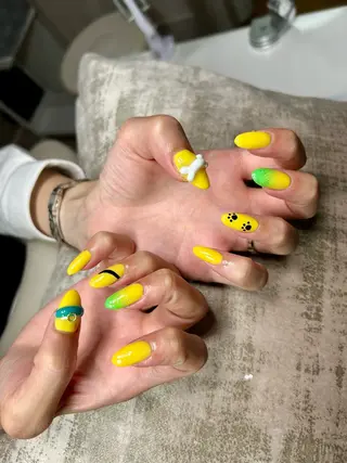 ネイル nailroom HARU.のネイルデザイン