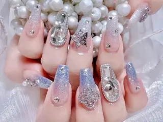 ネイル Hanya 🌈のネイルデザイン