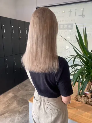 セミロング 🧋ミルクティーカラ ー🧋特化小林拓登のヘアスタイル