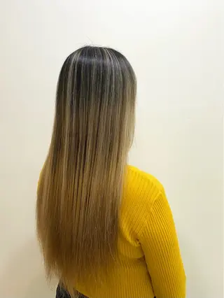 ロング カラー 透明感カラー🧡🌿 Mioのヘアスタイル