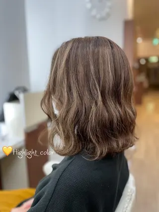 ミディアム カラー 豊田 智美のヘアスタイル