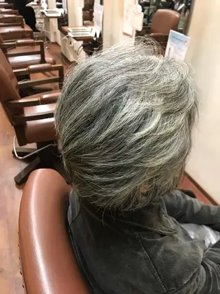 ショート TREE 銀座/鳥海 祐輔のヘアスタイル