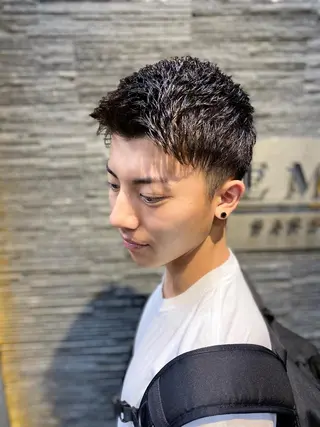ショート パーマ メンズ 山田 哲平のヘアスタイル