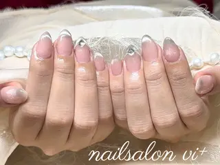 ネイル nailsalon vi+新人LiLiのネイルデザイン