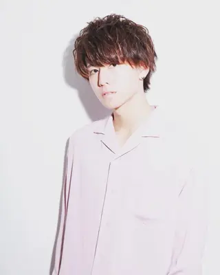 ショート メンズ ブリーチカラー✨ 駒場 笙のヘアスタイル