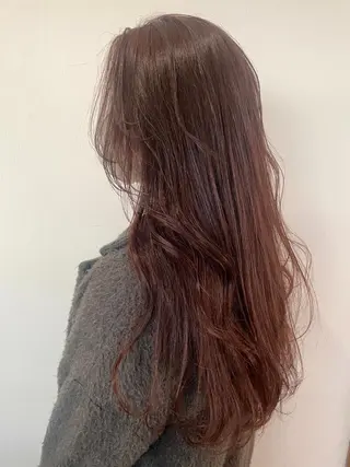 ロング カラー 三浦 瑠璃のヘアスタイル