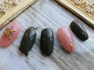 ネイル 【尾下】 ロイヤル•セラピストのネイルデザイン