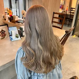 ロング オオバヤシ マホのヘアスタイル