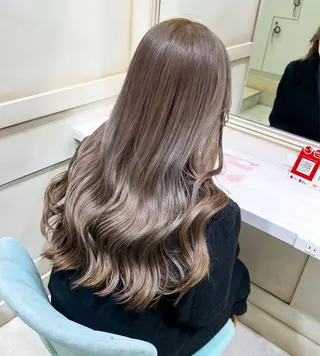 ロング カラー い とのヘアスタイル