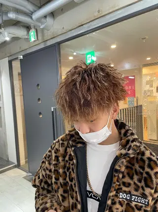 パーマ メンズ Kvell&Co.所属・ハイトーン カラーのヘアスタイル