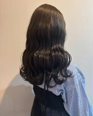 ロング 横田 凜子のヘアスタイル