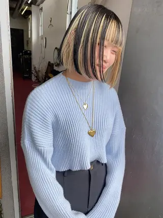 ショート カラー qiie リタッチ 黒染め　ワンカラーのヘアスタイル