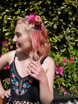 ミディアム カラー BEBE表参道所属・長谷川 香織のヘアスタイル