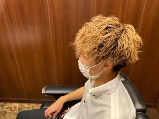 ミディアム パーマ 岡崎 海人のヘアスタイル