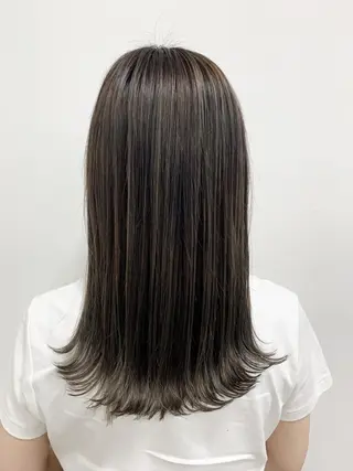 ミディアム レイヤー×縮毛矯正 深見 拓のヘアスタイル