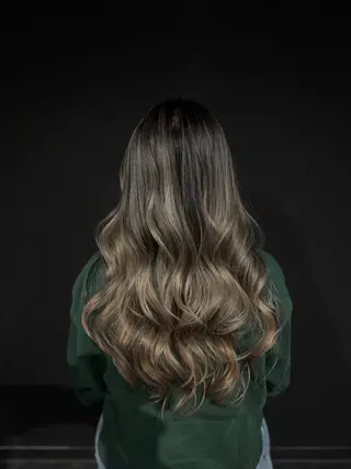 カラー LOHAS 優来（ユラ）のヘアスタイル