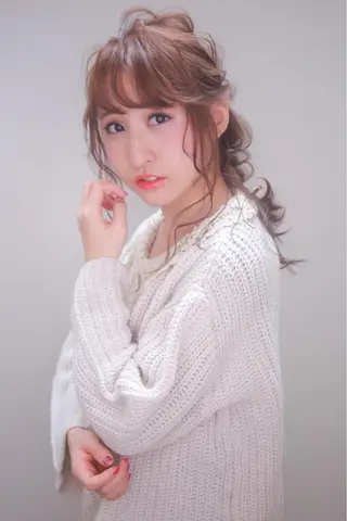 ロング カラー ヘアアレンジ 伊藤 裕貴のヘアスタイル