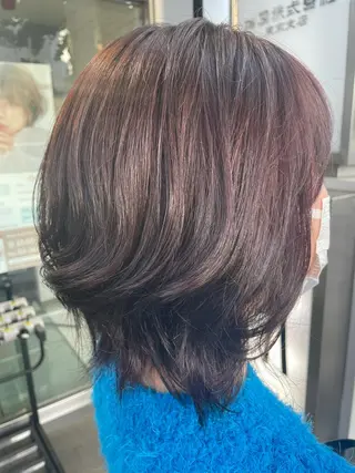 ミディアム カラー アートディレクター 尾内 友美のヘアスタイル