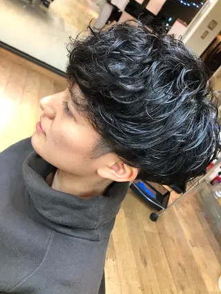 ショート パーマ ショート・ウルフ✂︎ 安住有咲子のヘアスタイル