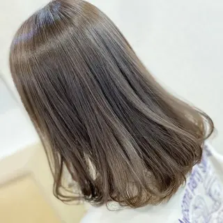 セミロング カラー 荒木 ひろかのヘアスタイル