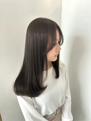 ロング カラー 安丸 結夏のヘアスタイル