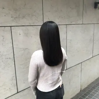 セミロング ブリーチしたのに 色持ち1.5ヶ月のヘアスタイル