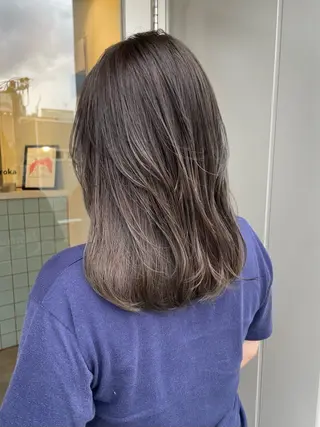 ミディアム カラー 若月 あやかのヘアスタイル