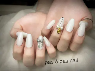 ネイル Yakko pas á pasのネイルデザイン
