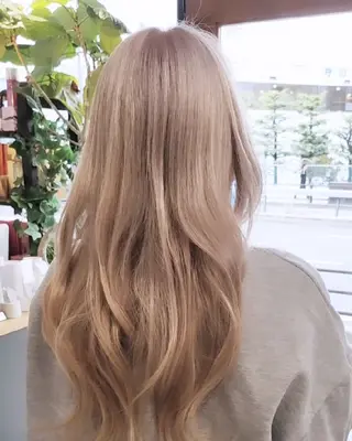 ロング カラー LUANAhair所属・金田 拓也のヘアスタイル