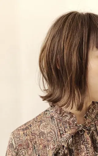 ショート カラー 岩渕 由里香のヘアスタイル