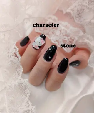 ネイル HENECY🍓 momokaのネイルデザイン