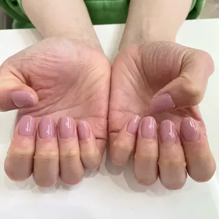 ネイル esNAIL新宿西口店所属・emi esNAILのネイルデザイン
