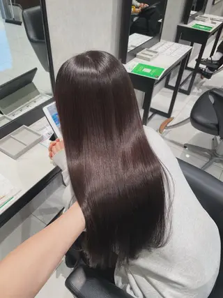 カラー 下茂 優衣のヘアスタイル