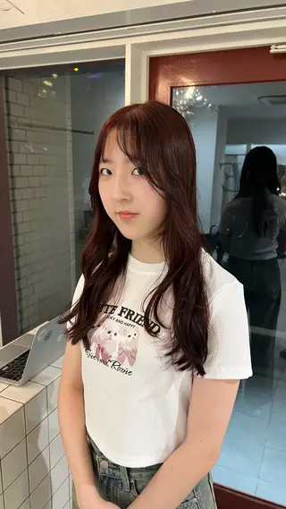 セミロング 室屋 鈴音のヘアスタイル