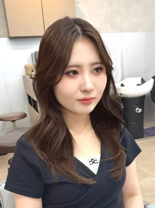 セミロング ✨韓国ヘア✨ レイヤー✂️鎌倉楓麻のヘアスタイル