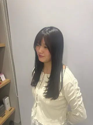 ロング 衛藤 優希のヘアスタイル