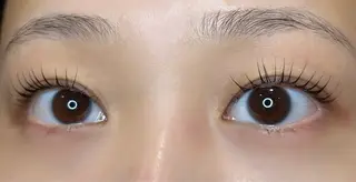 パーマ nail&eye Lily寝屋川公園店所属・nail &eye Lily大野のマツエク・マツパデザイン