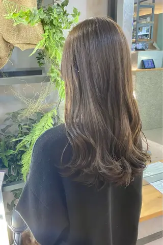 ロング カラー 菊地 紗矢のヘアスタイル