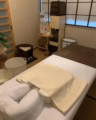 一坪(ひとツボ)サロンあぷり所属・よもぎ蒸し・腸もみ 石川理沙のエステ・リラクイメージ