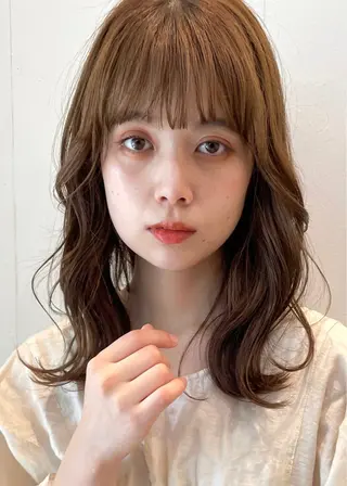 セミロング OAK 学芸大学所属・秋葉萌　透明感カラー /レイヤー/ボブ♡のヘアスタイル
