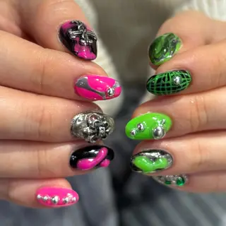 ネイル 🪐富島彩夏 /海外nail🪐のネイルデザイン