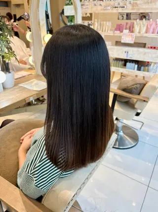 セミロング 暖色カラー/ブリーチ なしカラー/艶カラーのヘアスタイル