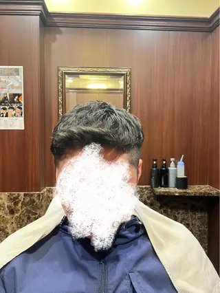 ショート ヒロ銀座バーバーショップ丸の内所属・秋山 琳太のヘアスタイル