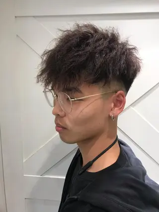 ショート カラー パーマ メンズ 平内 賢人のヘアスタイル