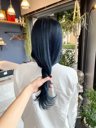ロング カラー RINOSHORES YOKOHAMA.日本大通り店所属・ハイトーン nagisaのヘアスタイル