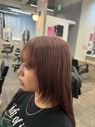 ロング カラー 渡 汐音のヘアスタイル