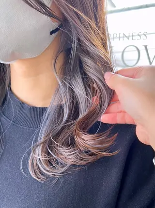 セミロング カラー Happiness河原町店所属・進 詩織のヘアスタイル