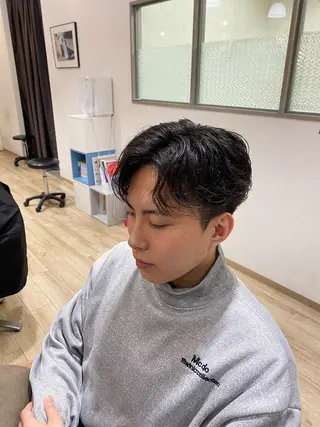 ショート メンズパーマ/ダウン パーマ/十文字玲音のヘアスタイル